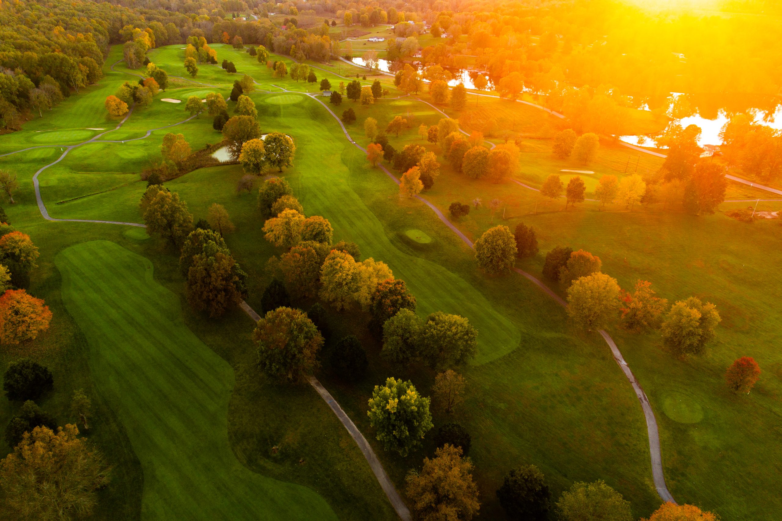 Tee off in the tranquility of the Kentucky foothills