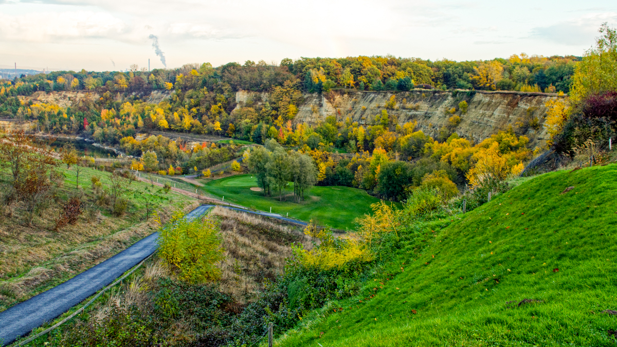 Quarry canyons, panoramic vistas collide at Mainzer Golfclub